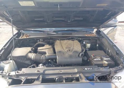 2017 Toyota Tacoma Trd Sport z USA, uszkodzony, nr VIN 3TMCZ5AN7HM115200